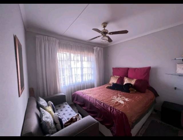 3 BEDROOM HOUSE FOR SALE IN RAISETHORPE